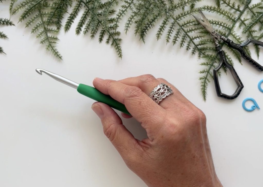 How to Hold a Crochet Hook: The Knife Hold