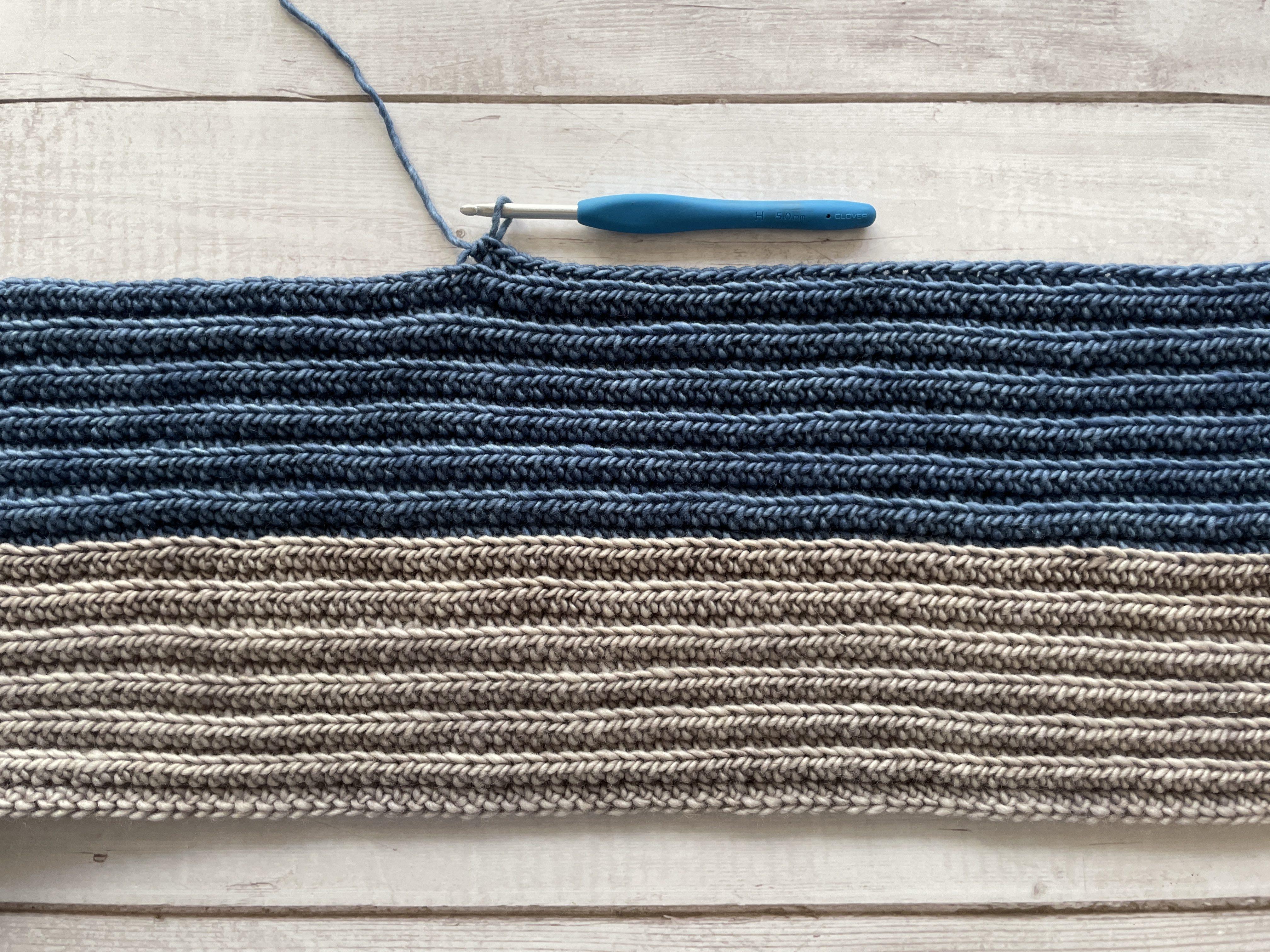 how to change colors in crochet at the end of a row