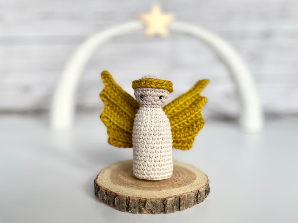 nativity set free crochet pattern - the angel