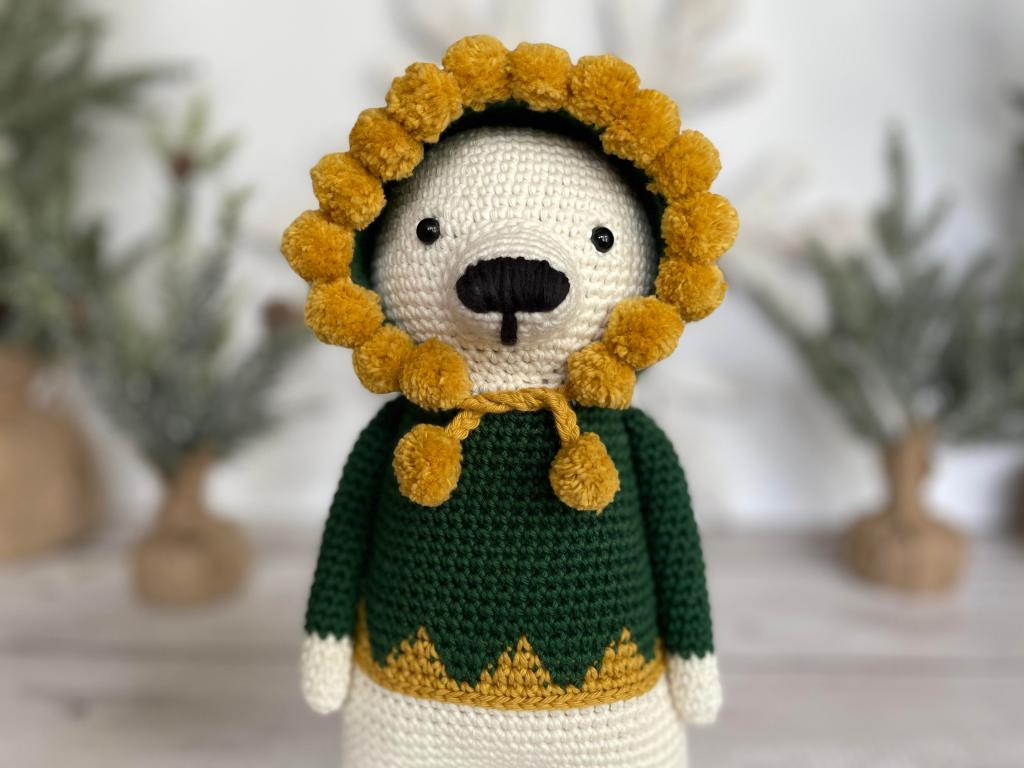 polar bear free crochet pattern - bear with hood