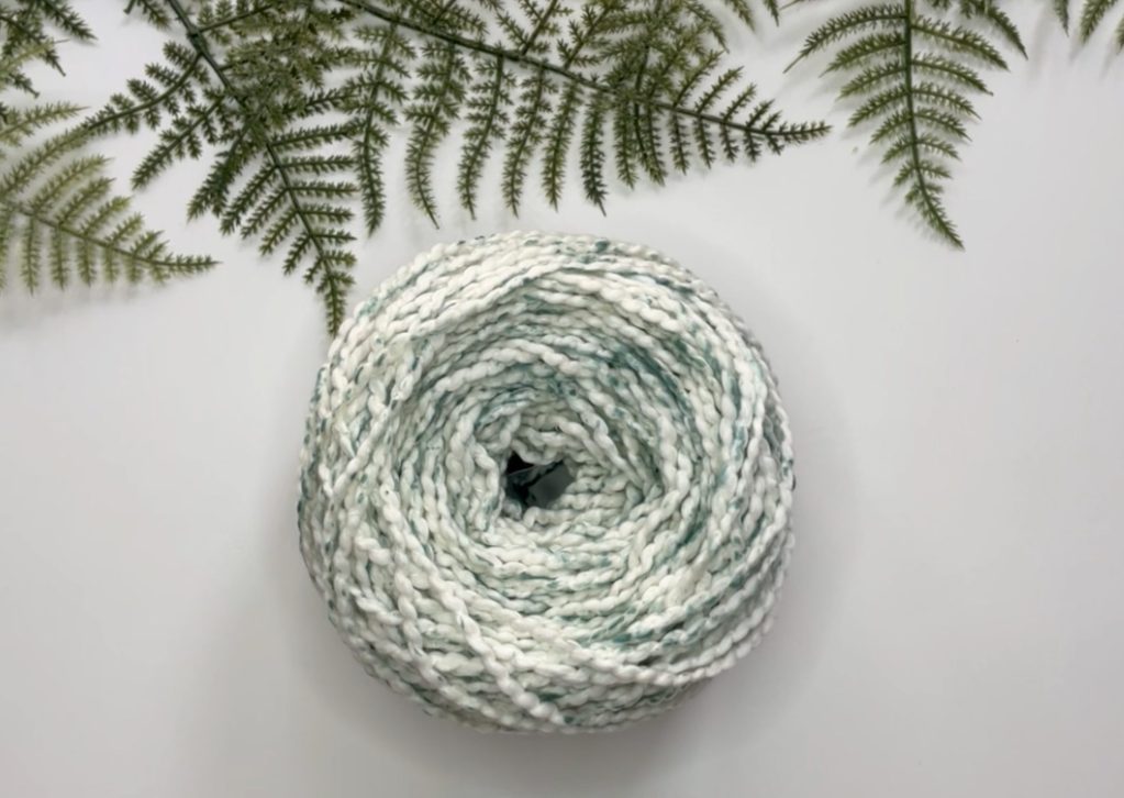 crochet yarn for beginners - image of cotton bulky yarn